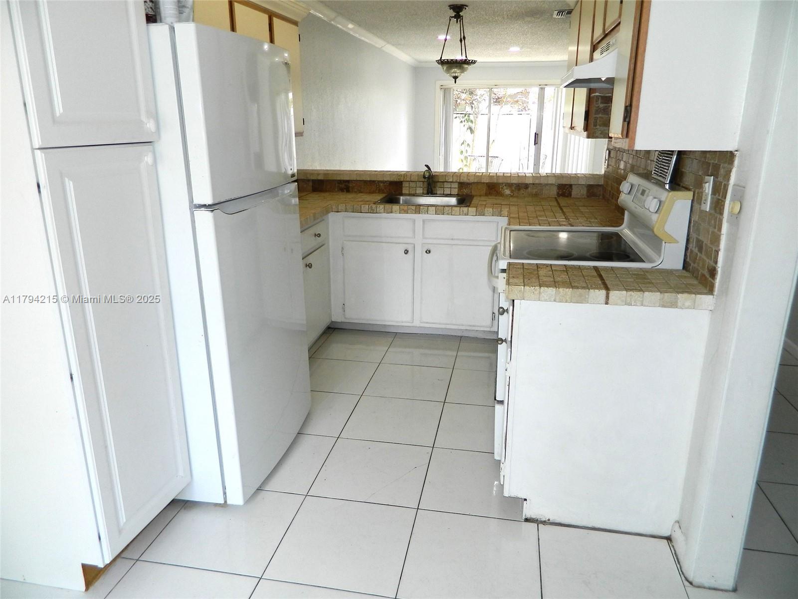 CRYSTAL VIEW TOWNHOMES - Residential Lease