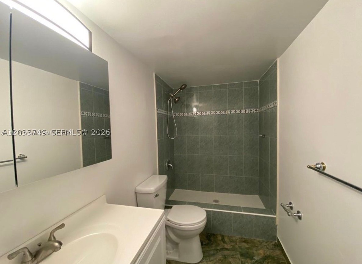 SUMMIT CHASE CONDO - Residential Lease