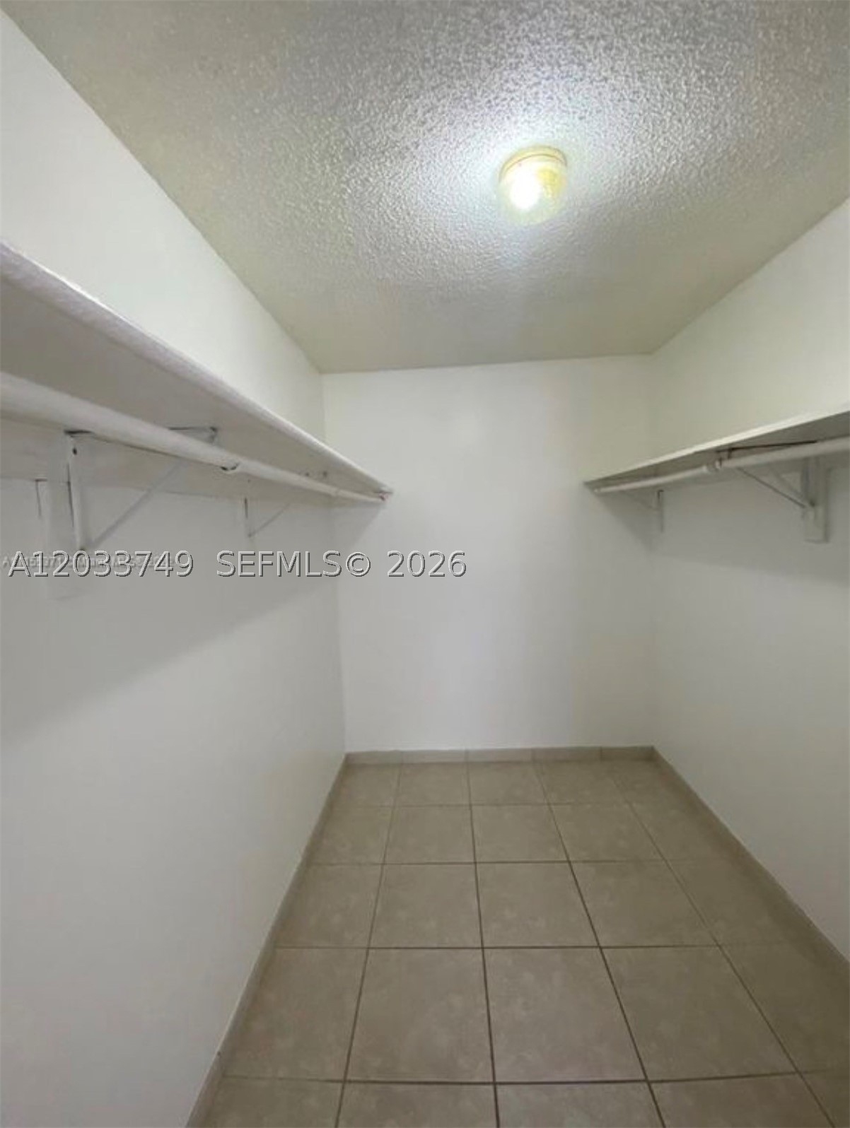 SUMMIT CHASE CONDO - Residential Lease