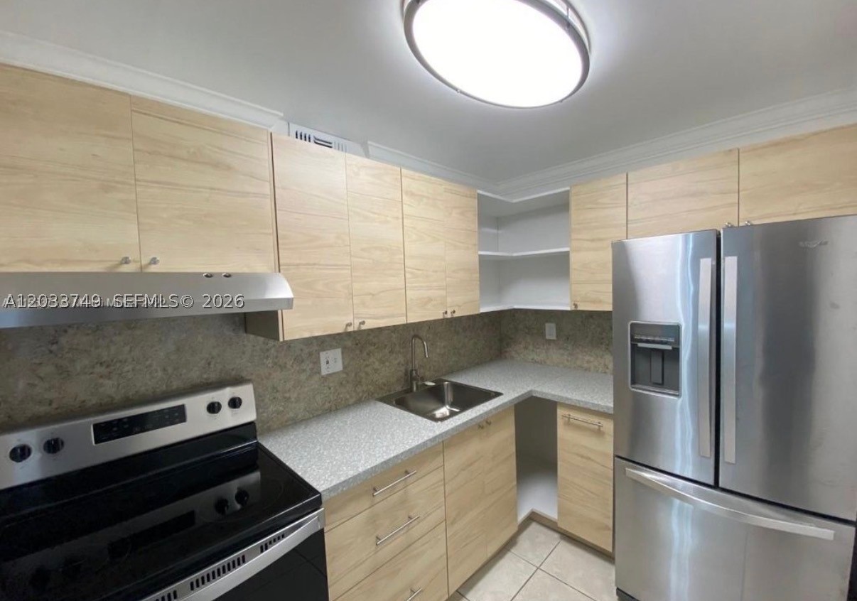 SUMMIT CHASE CONDO - Residential Lease