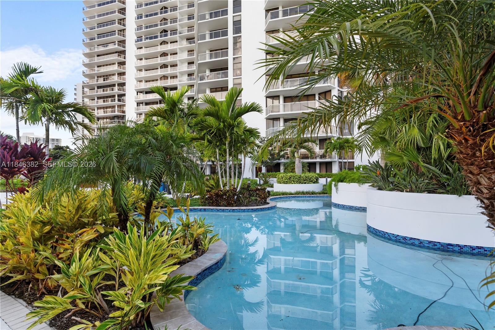 HAMPTONS WEST CONDO - Residential