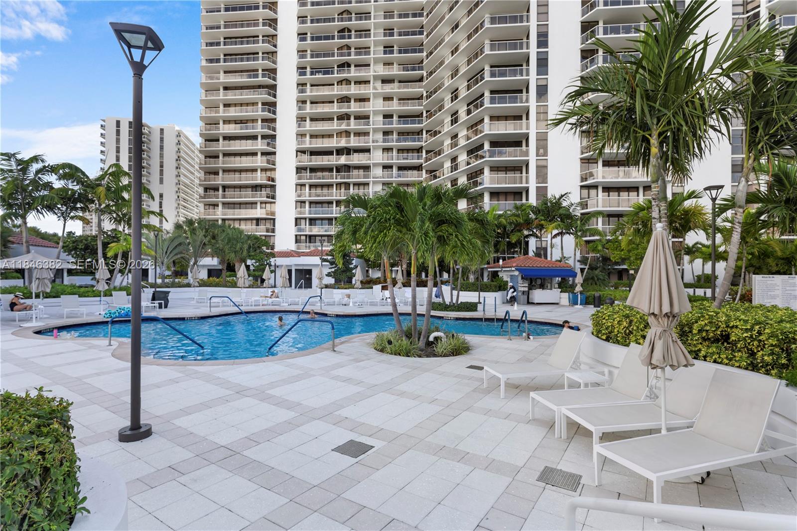 HAMPTONS WEST CONDO - Residential