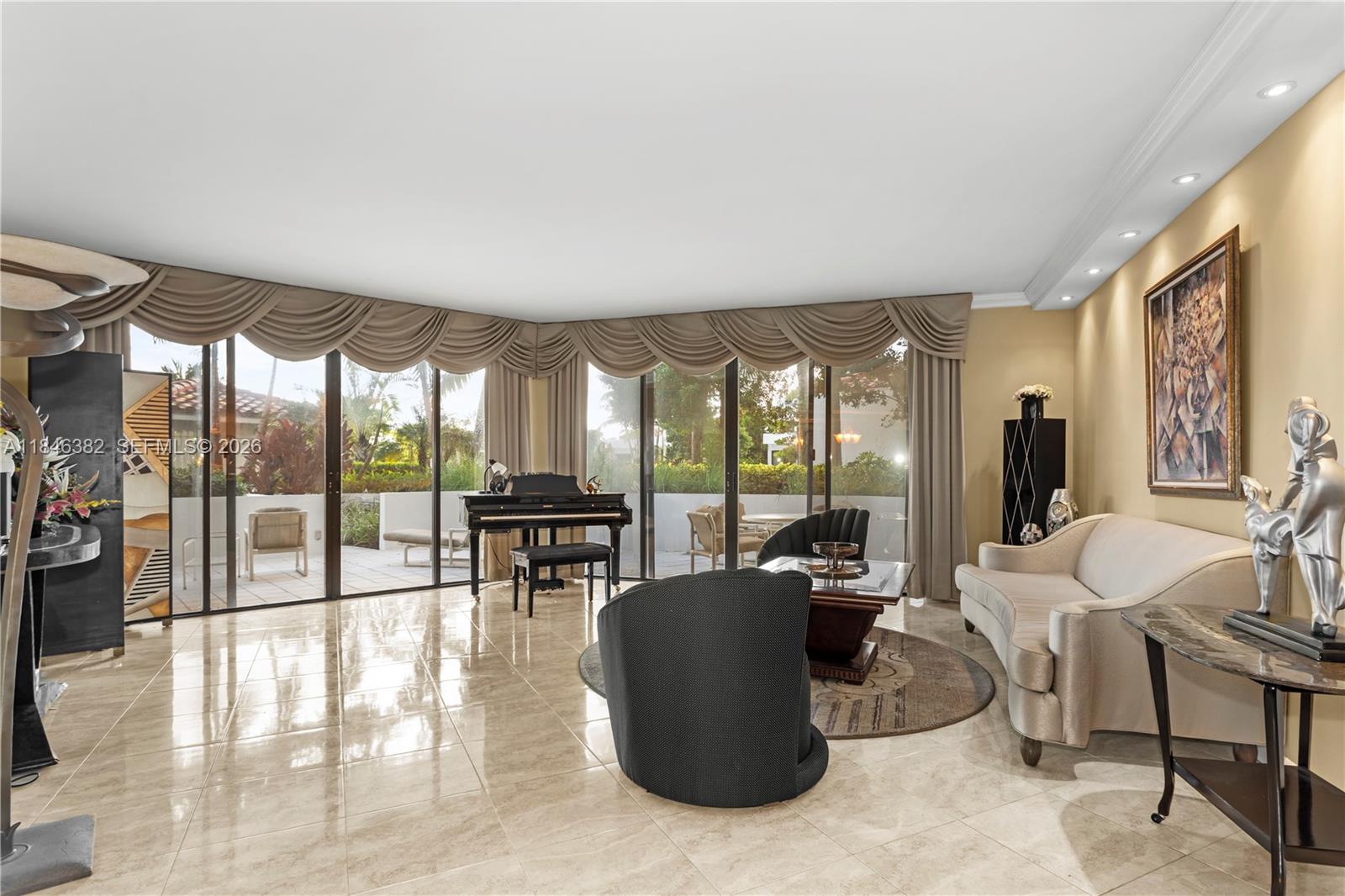 HAMPTONS WEST CONDO - Residential