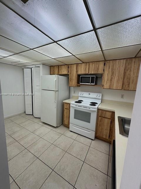 Great 2/2. Near to Aventura. Washer and Dryer inside unit. Gated community. A+ schools. Easy to show and easy to rent.