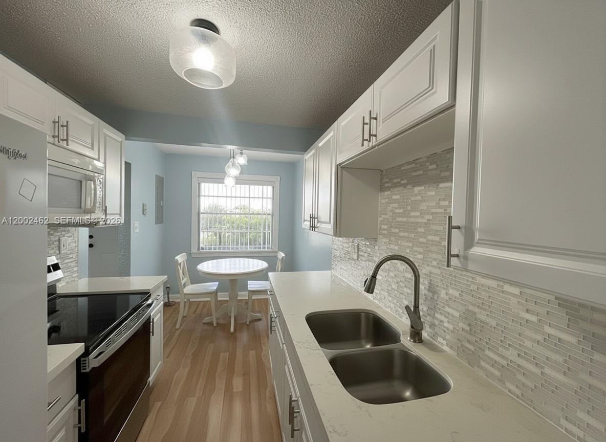 CYPRESS CHASE NORTH NO 4 - Residential