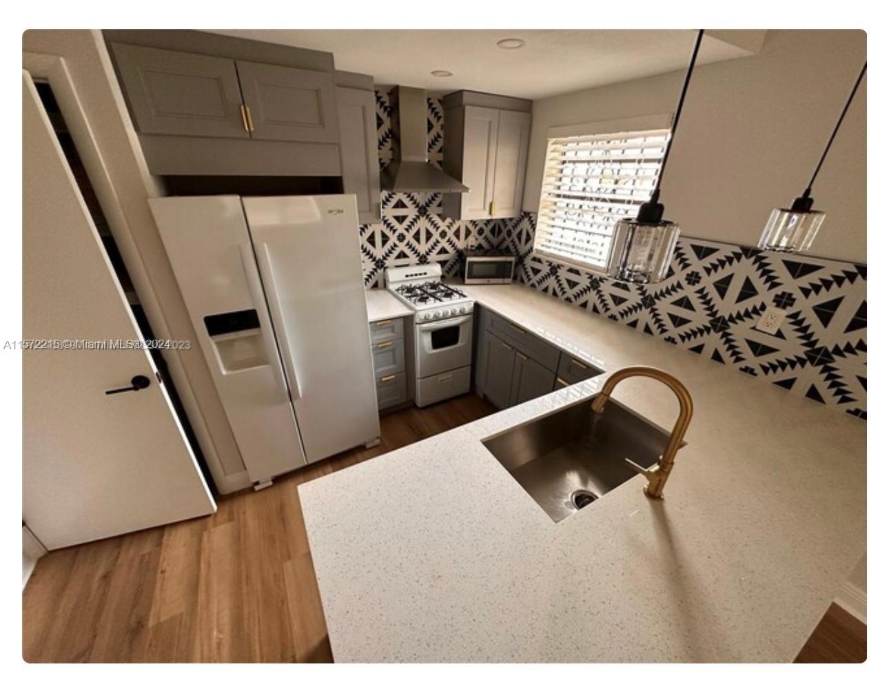 PEMBROKE ARMS CONDO APTS - Residential Lease