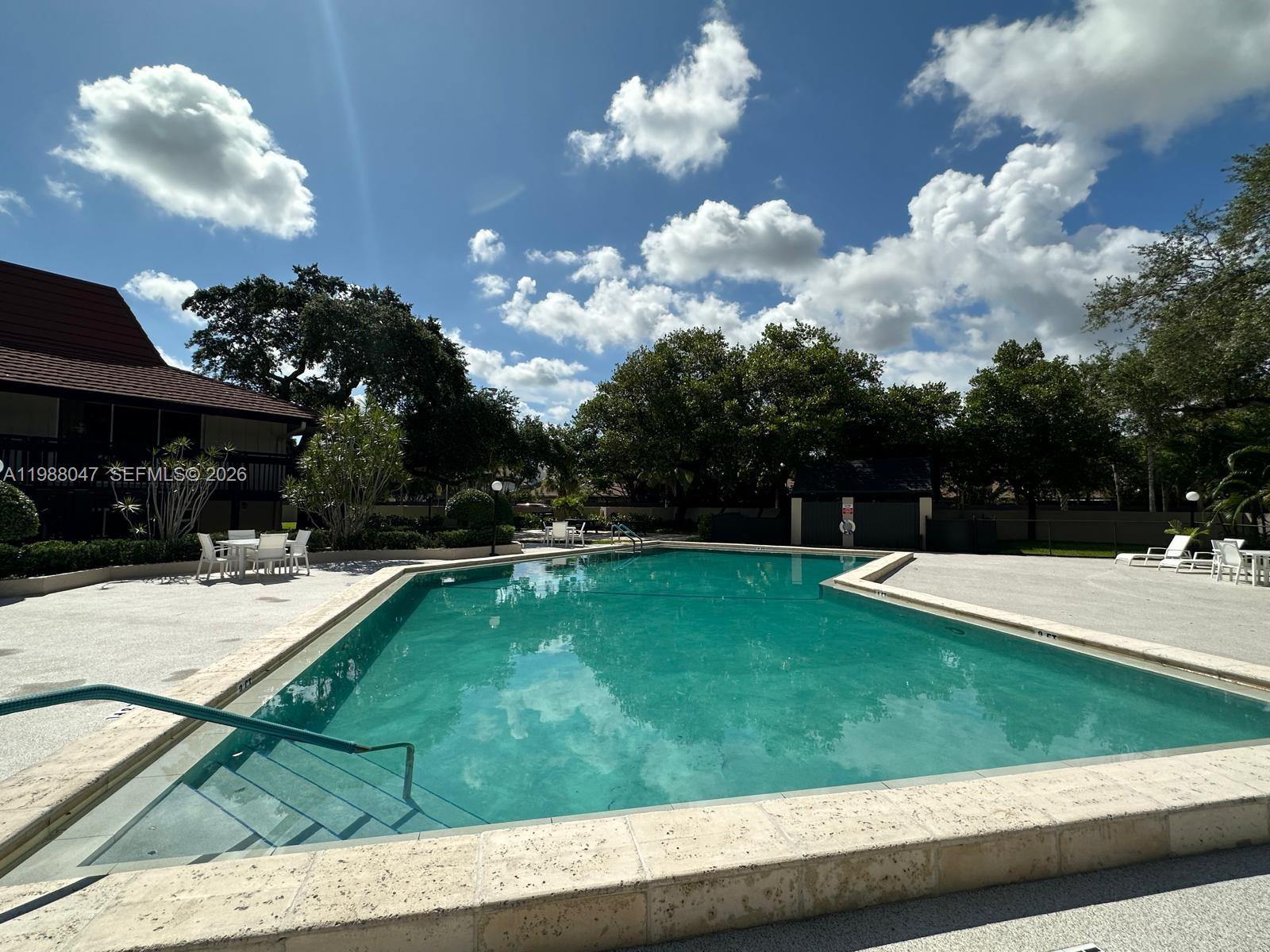 SUMMERTREE VILG CALIF CL - Residential