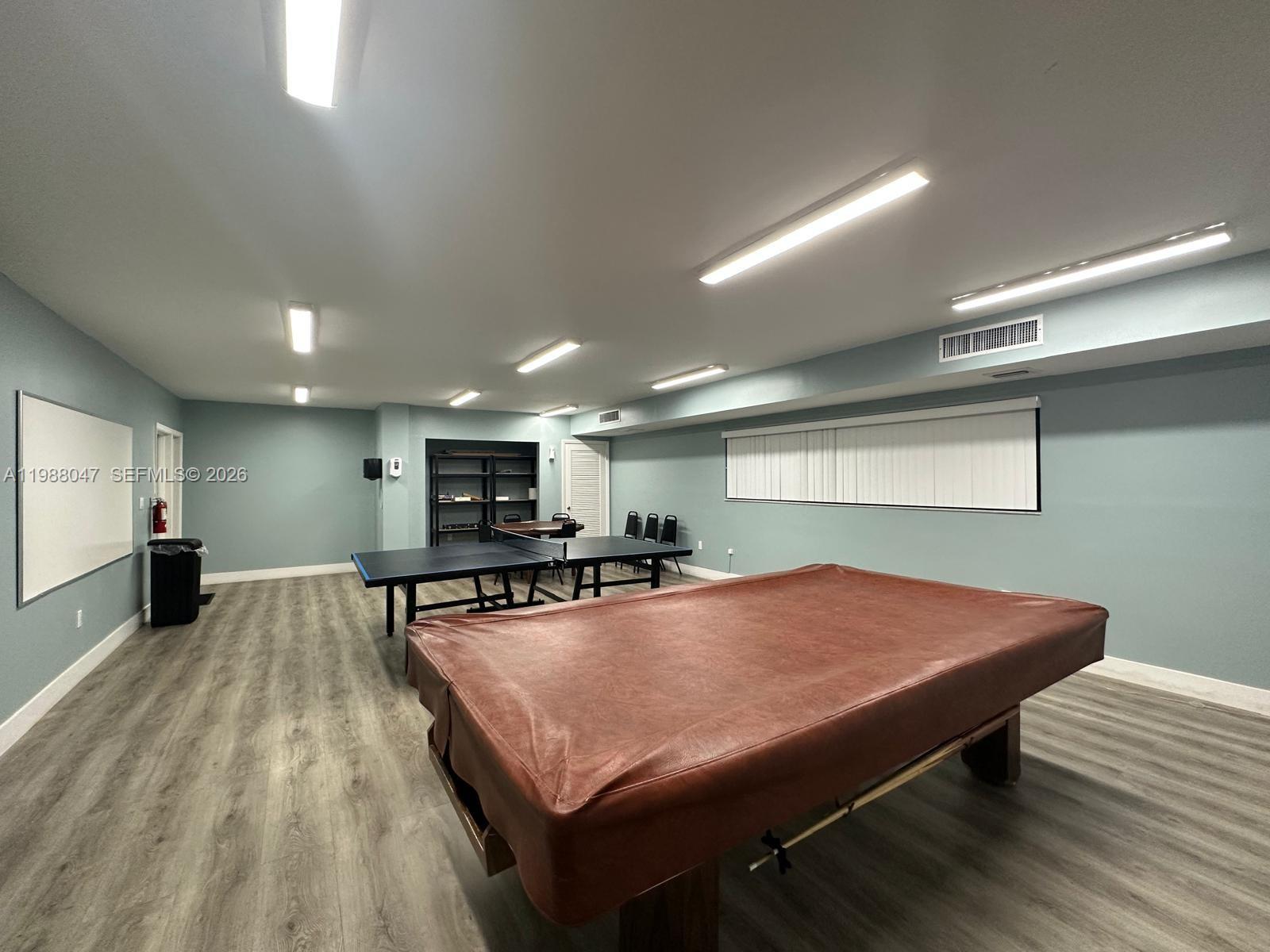 SUMMERTREE VILG CALIF CL - Residential