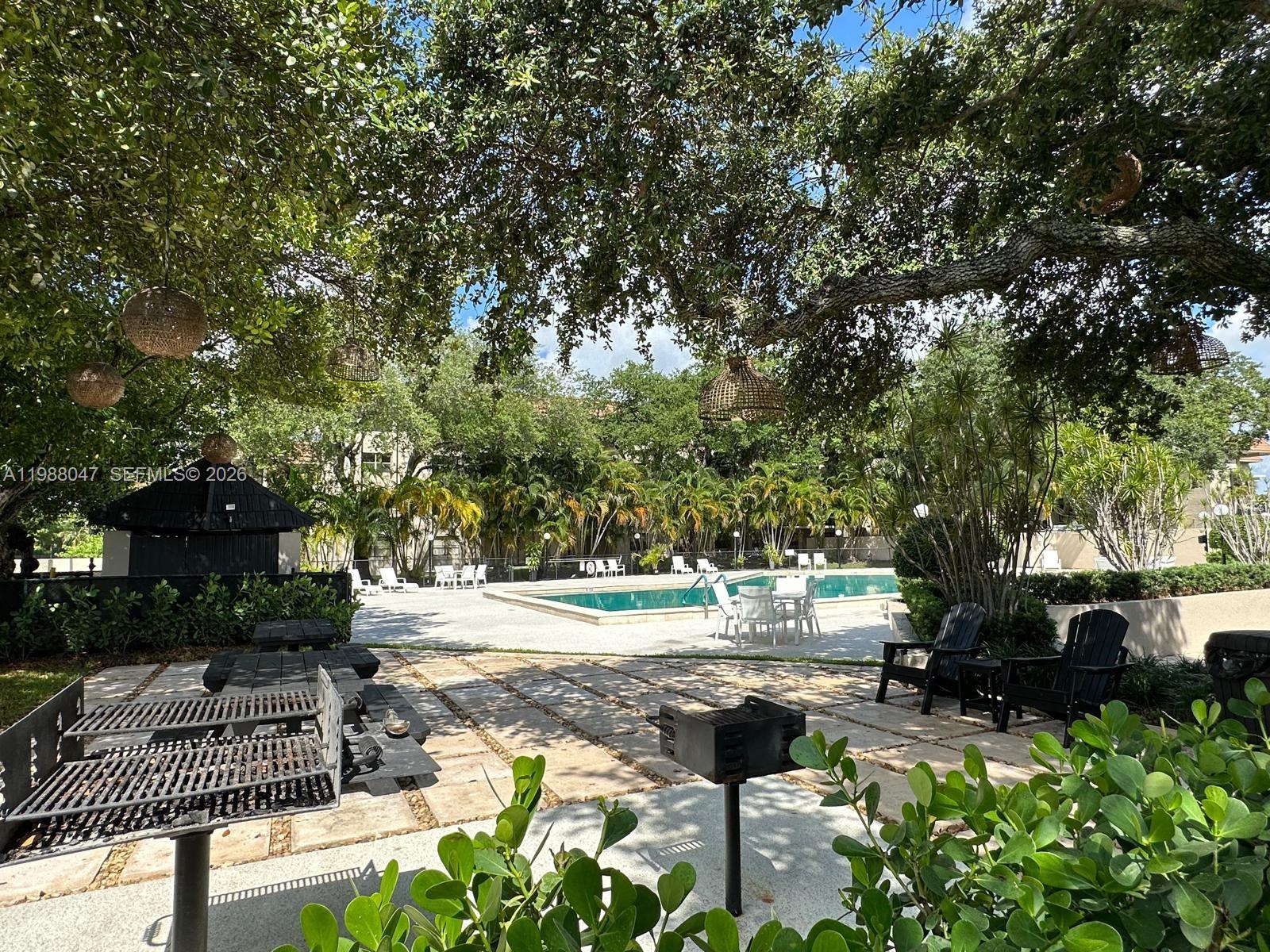 SUMMERTREE VILG CALIF CL - Residential