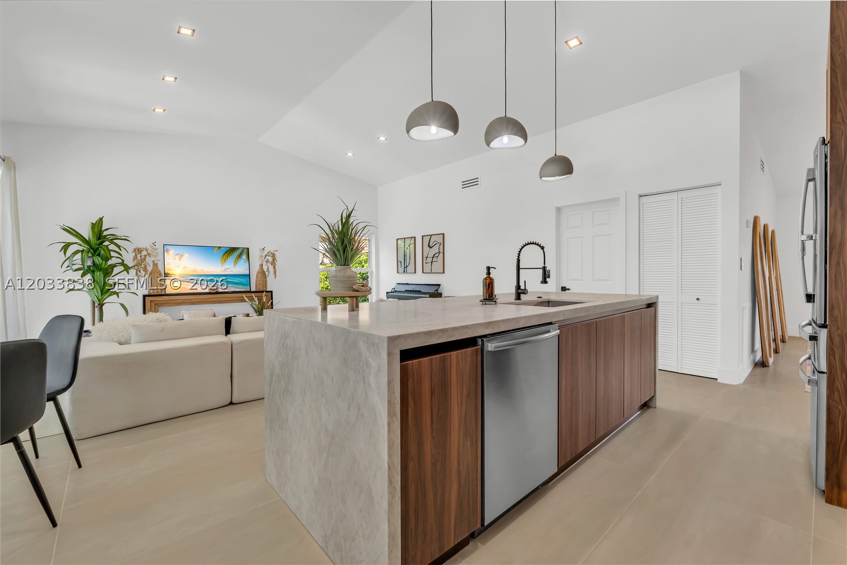 ISLAND LAKES SEC 1 3 - Residential