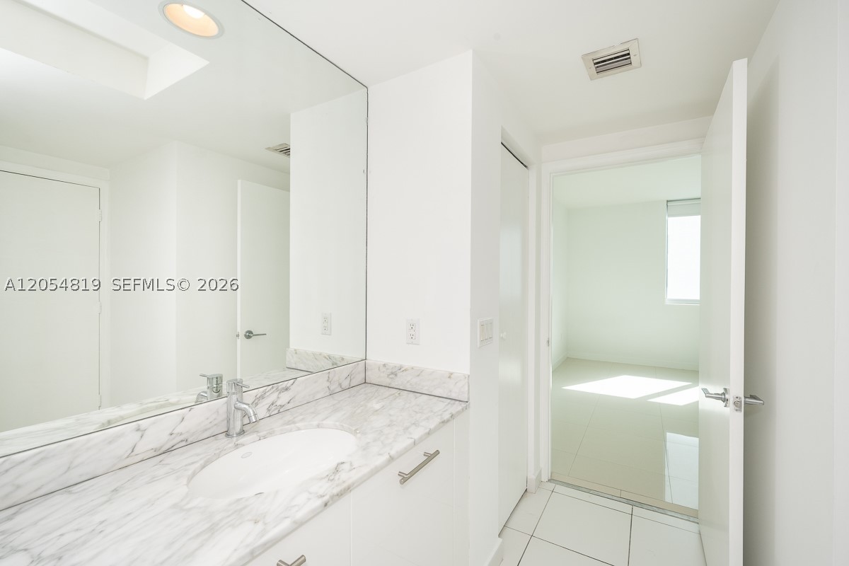 500 BRICKELL - Residential Lease