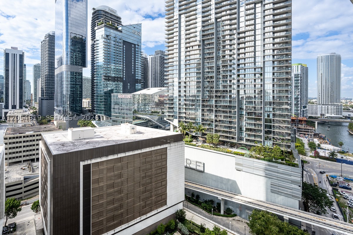 500 BRICKELL - Residential Lease