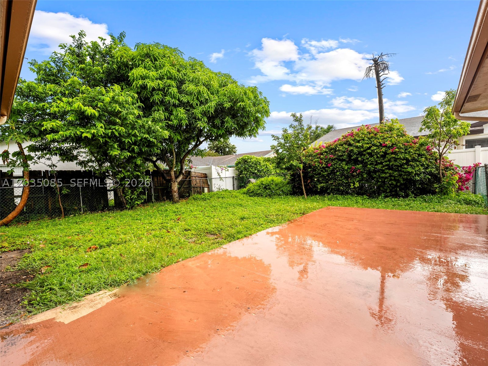 CRYSTAL HEIGHTS - Residential