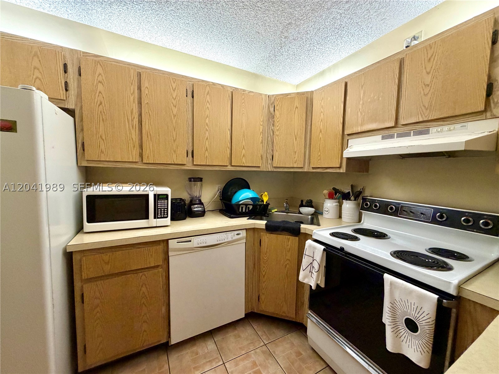 PALM CLUB VILLAGE II COND - Residential