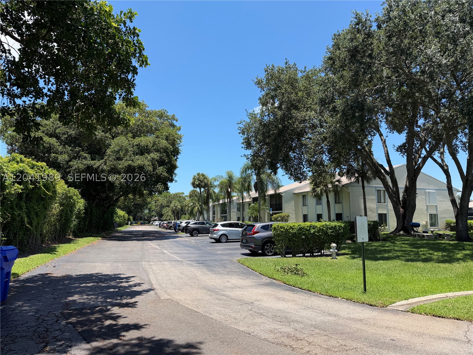 PALM CLUB VILLAGE II COND - Residential