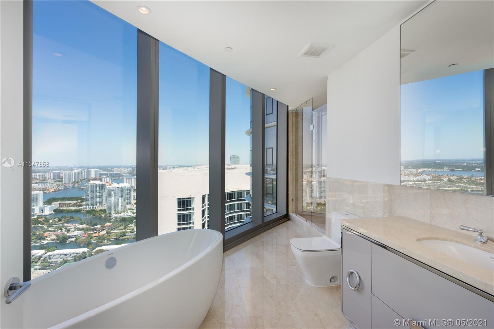 Ritz Carlton - Residential