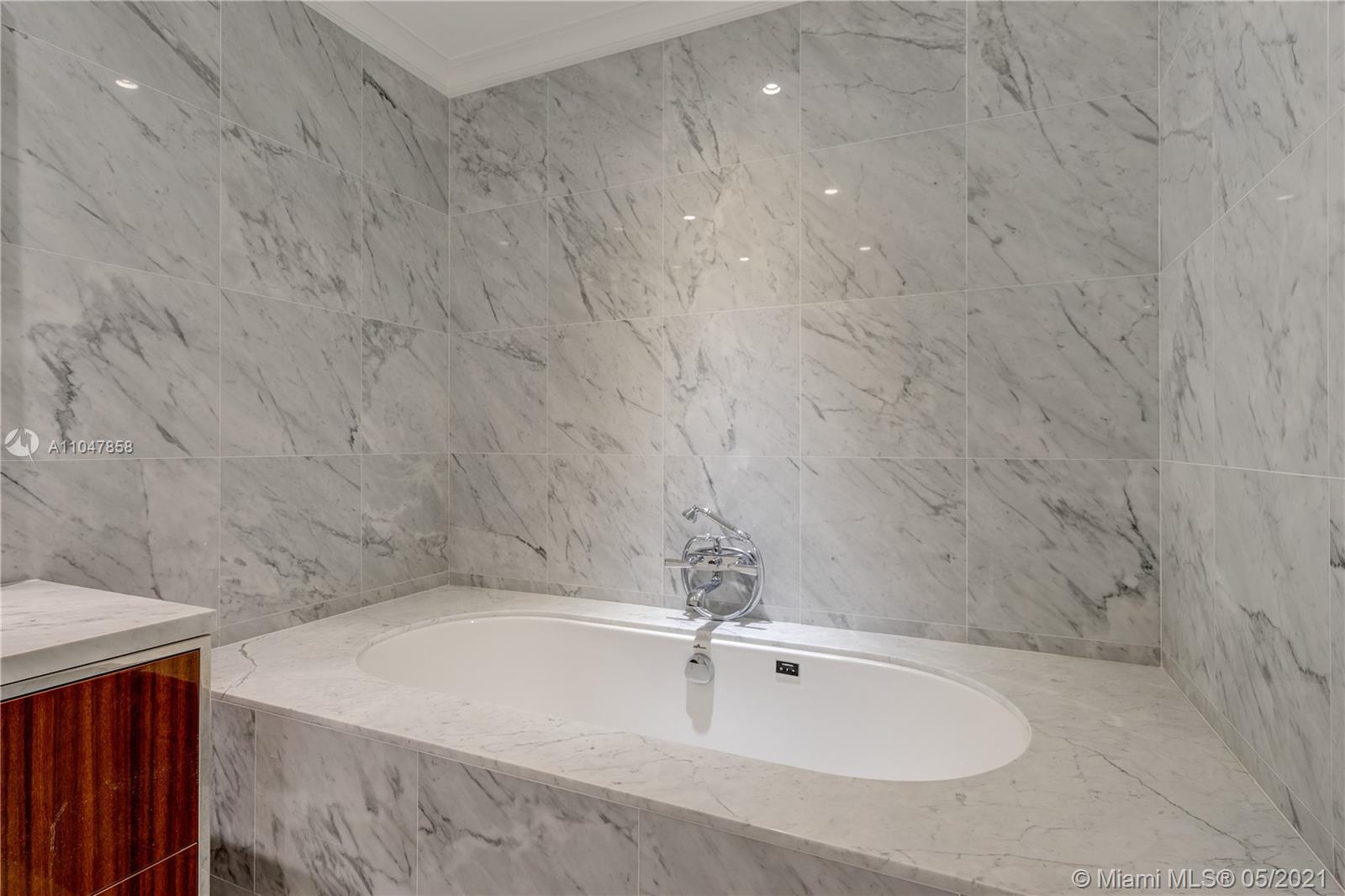 Ritz Carlton - Residential