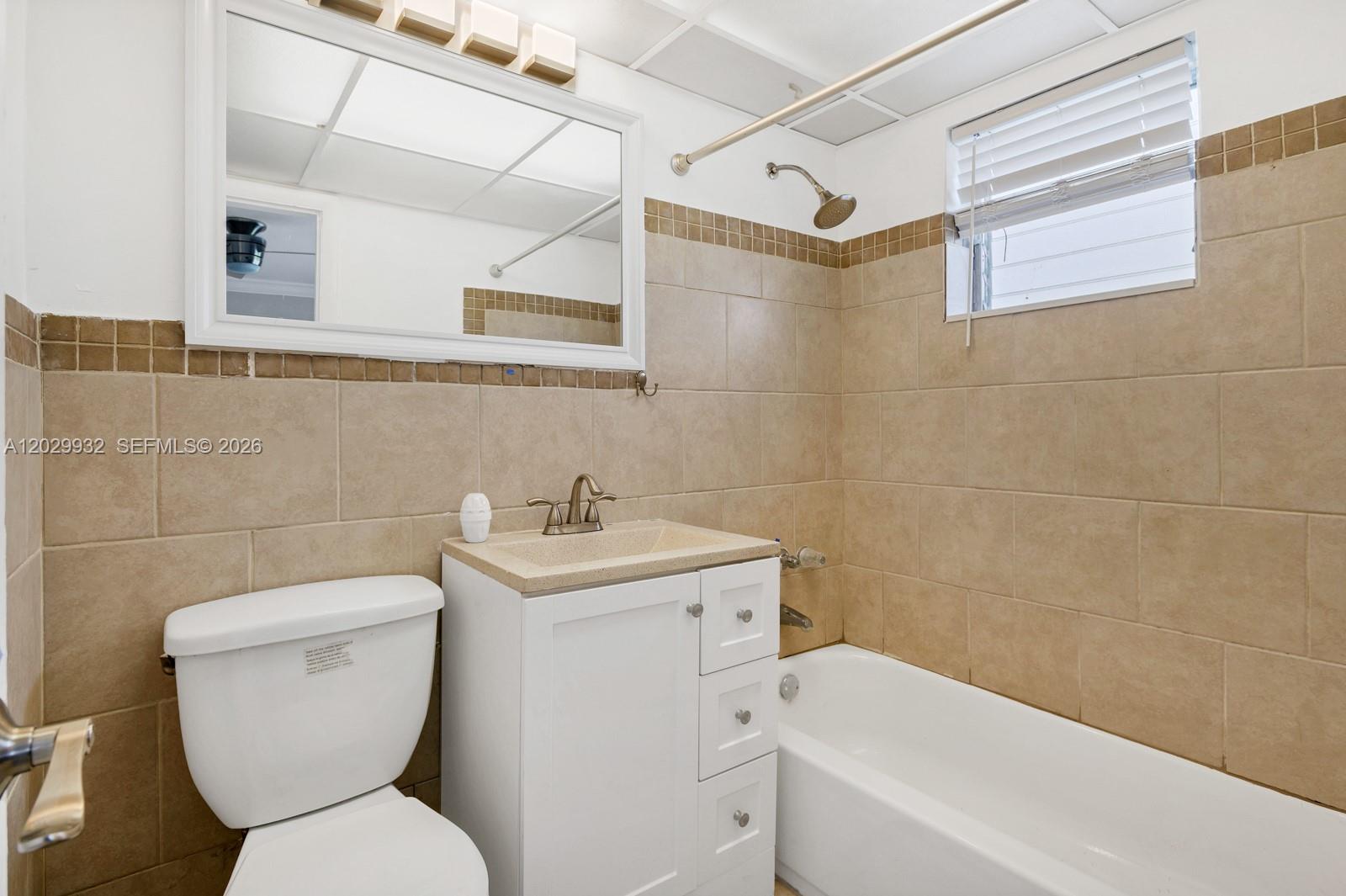 SALZEDO IN THE GABLES CON - Residential Lease