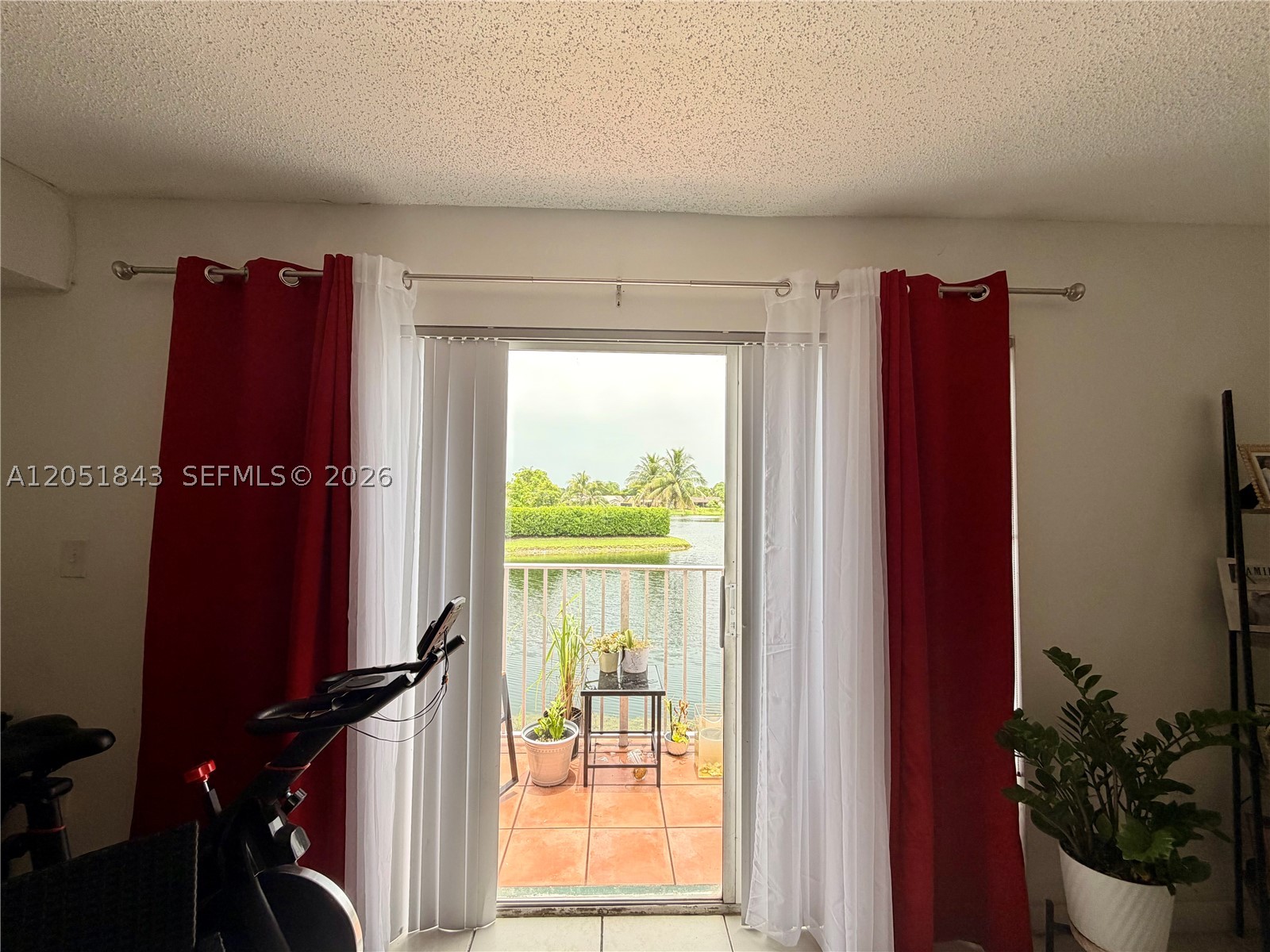 THE SEASONS VILLAS & THMS - Residential Lease