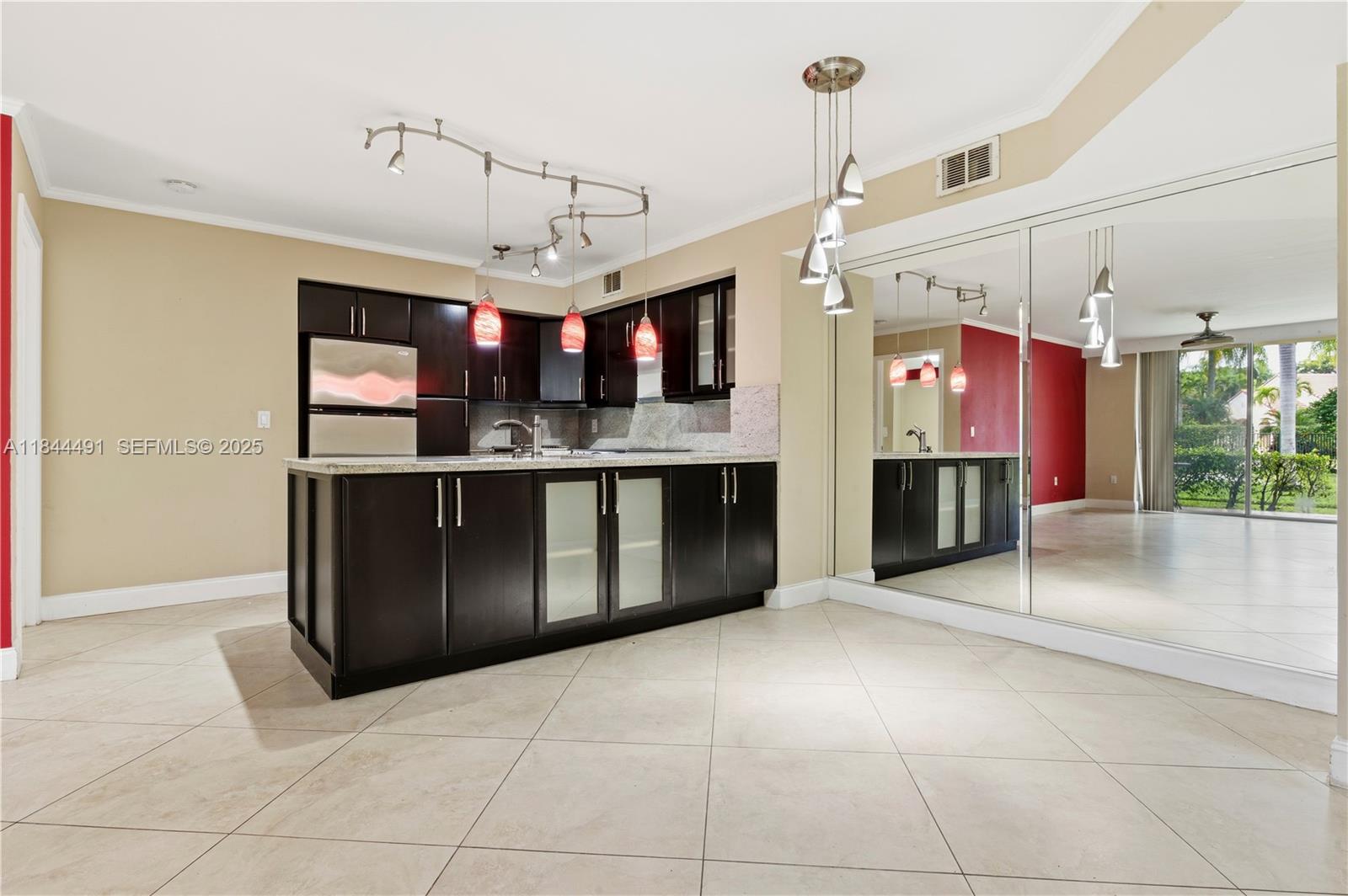 MILANO CONDO - Residential