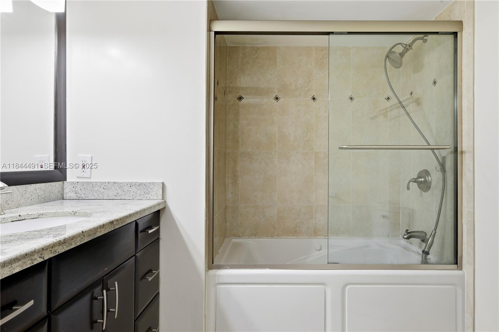MILANO CONDO - Residential