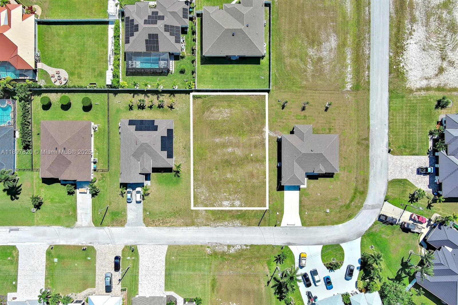 CAPE CORAL - Land