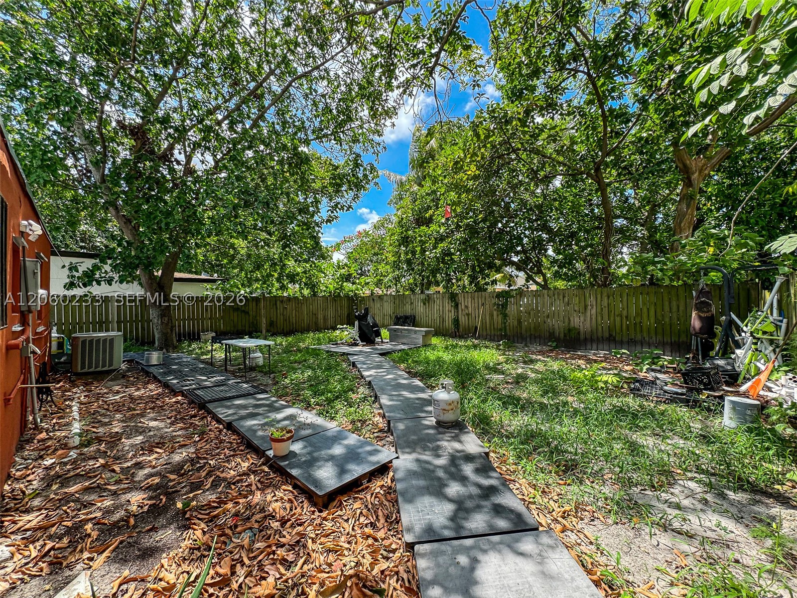 1ST ADDN PINEWOOD PK - Residential