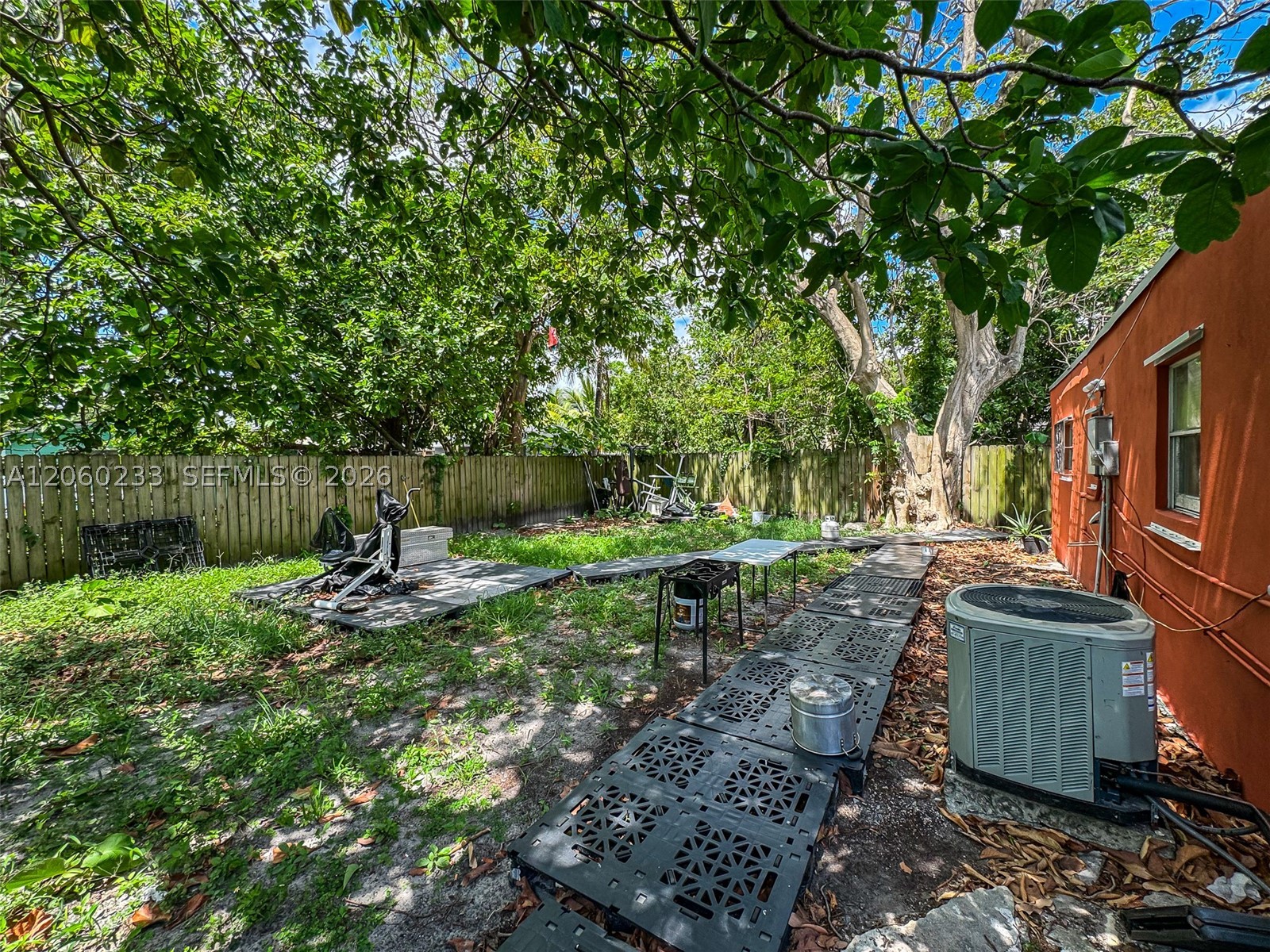 1ST ADDN PINEWOOD PK - Residential