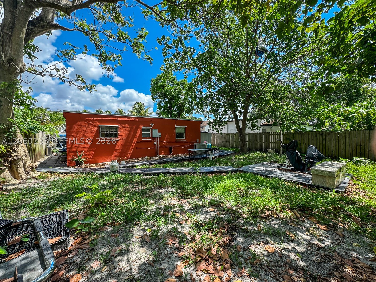 1ST ADDN PINEWOOD PK - Residential