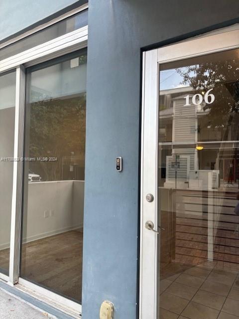 LOFTS AT MAYFAIR CONDO - Residential Lease