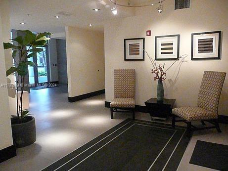 LOFTS AT MAYFAIR CONDO - Residential Lease