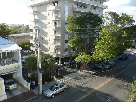 LOFTS AT MAYFAIR CONDO - Residential Lease