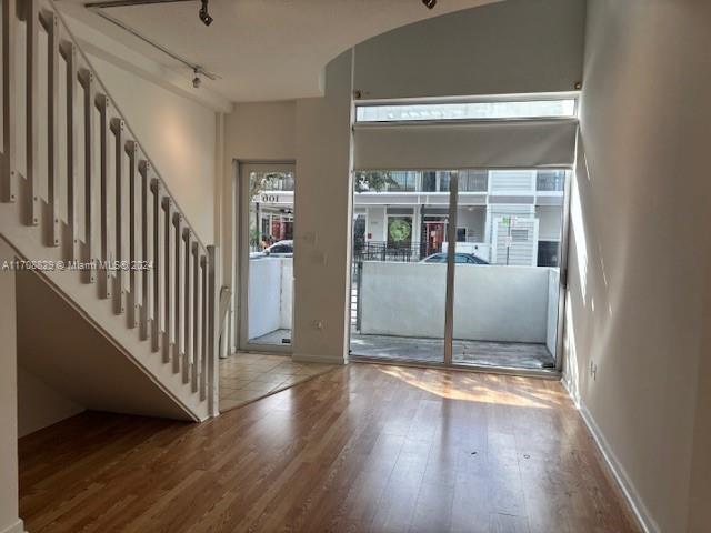 LOFTS AT MAYFAIR CONDO - Residential Lease
