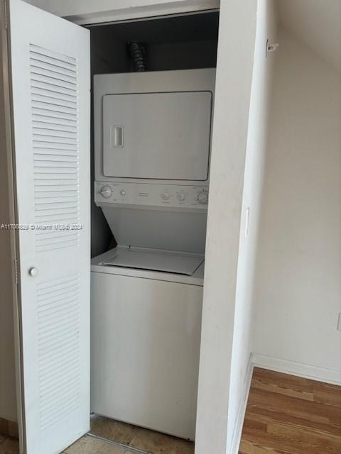 LOFTS AT MAYFAIR CONDO - Residential Lease