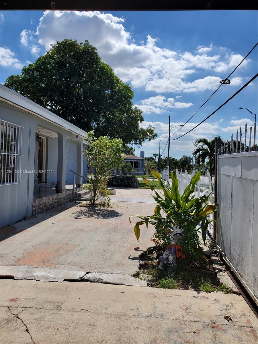 6TH ADDN TO HIALEAH - Residential