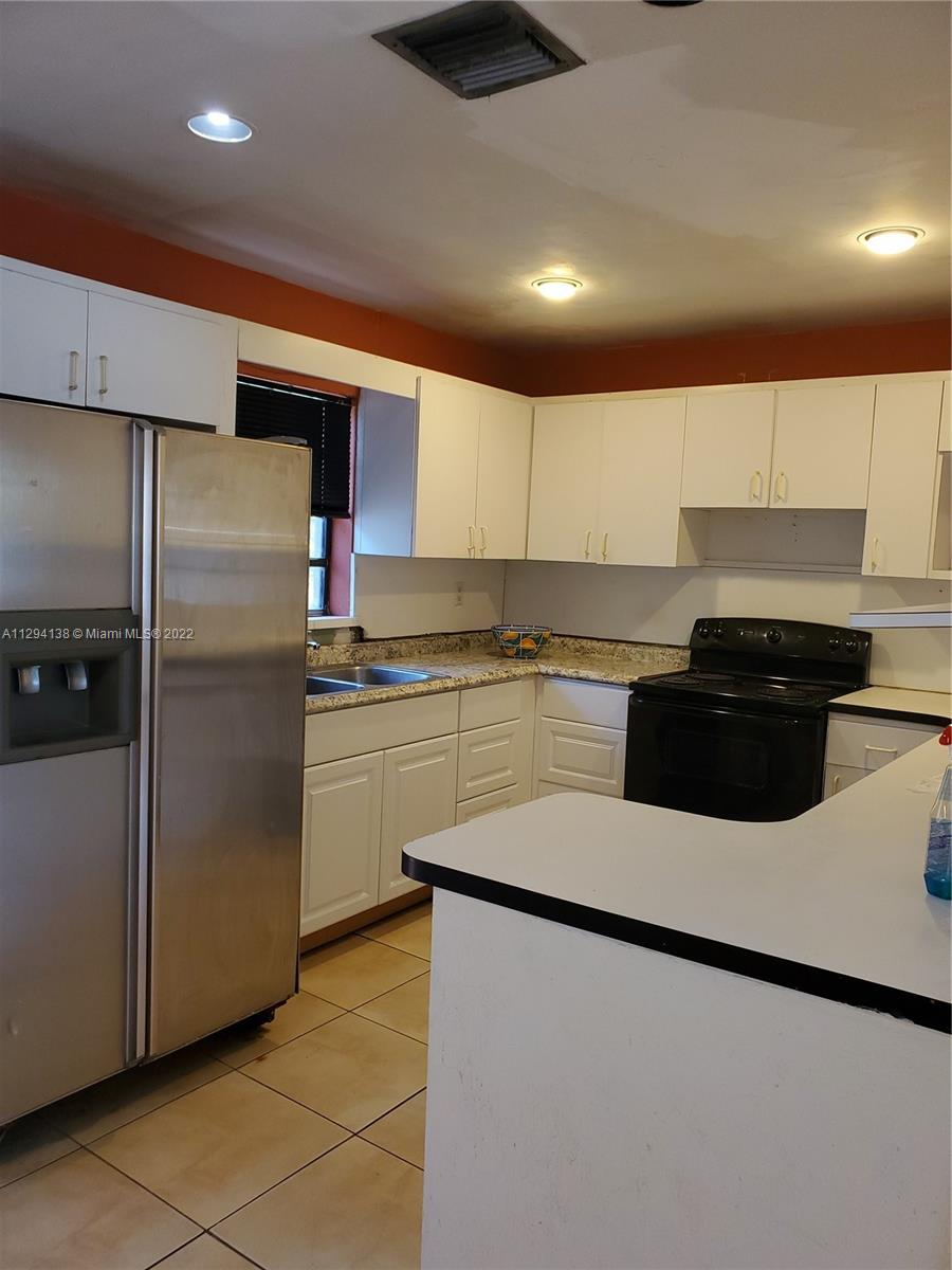 6TH ADDN TO HIALEAH - Residential