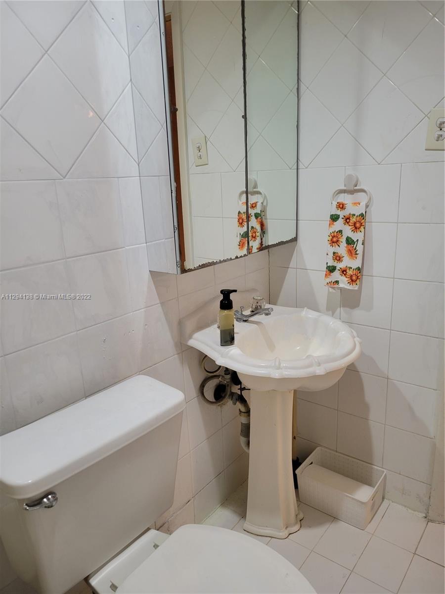 6TH ADDN TO HIALEAH - Residential