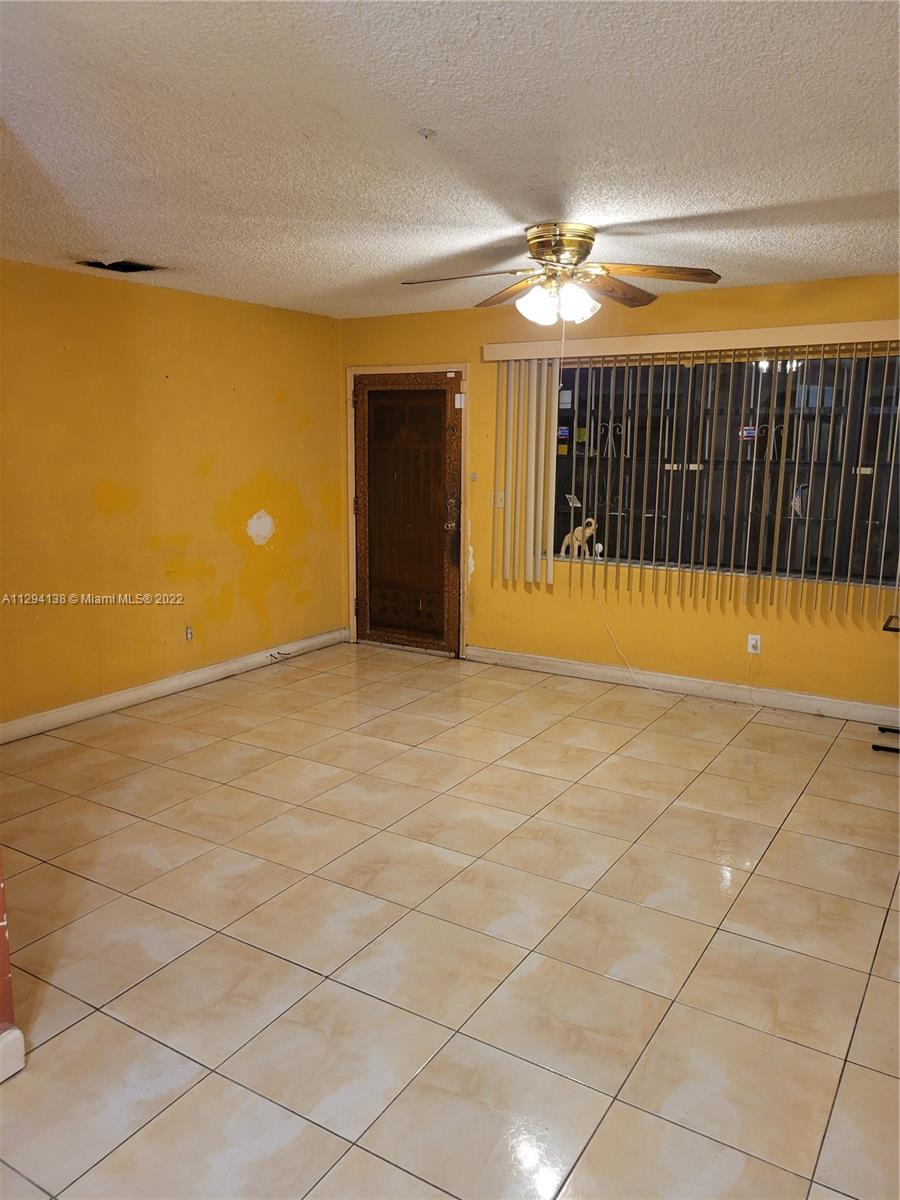 6TH ADDN TO HIALEAH - Residential