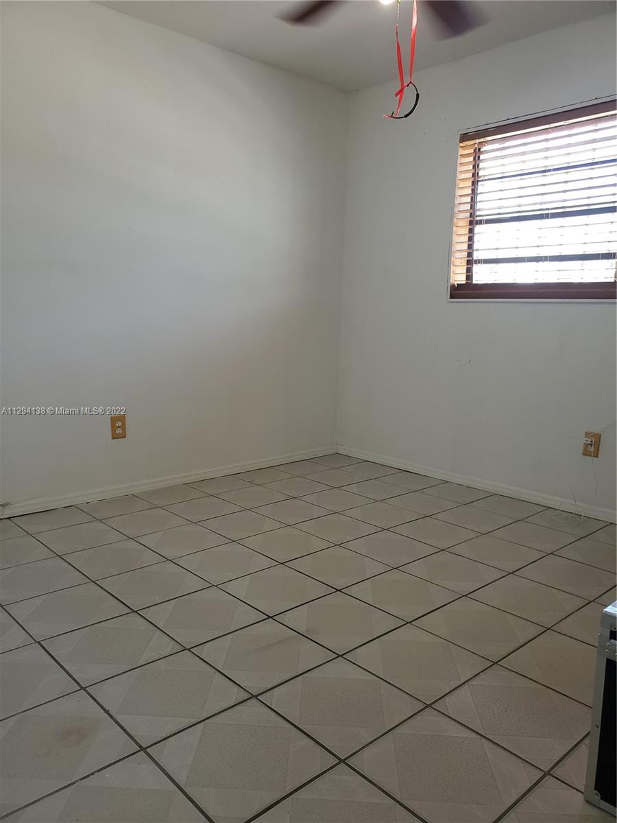 6TH ADDN TO HIALEAH - Residential