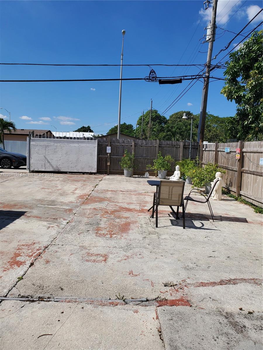 6TH ADDN TO HIALEAH - Residential