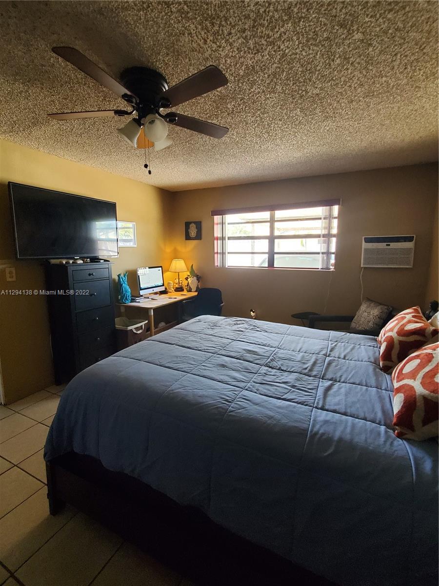 6TH ADDN TO HIALEAH - Residential