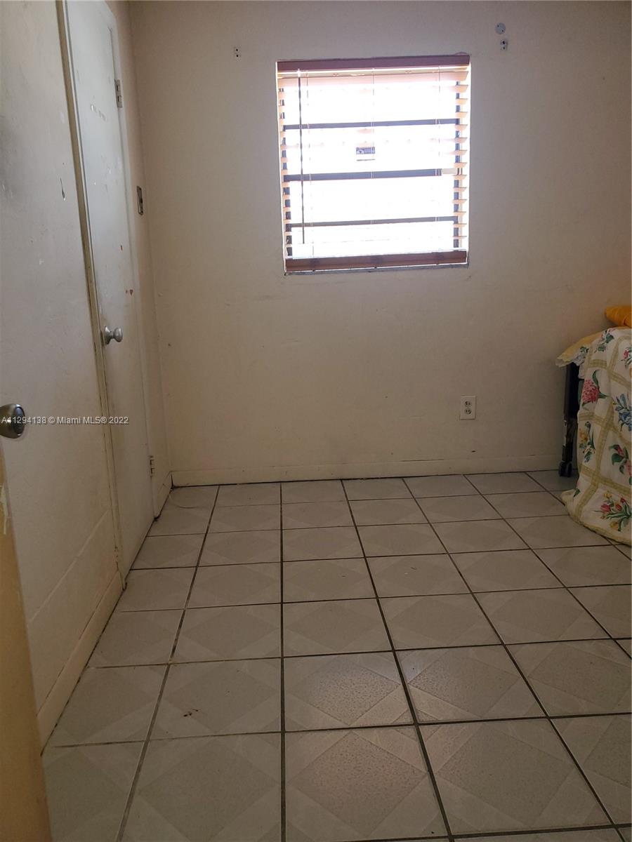 6TH ADDN TO HIALEAH - Residential