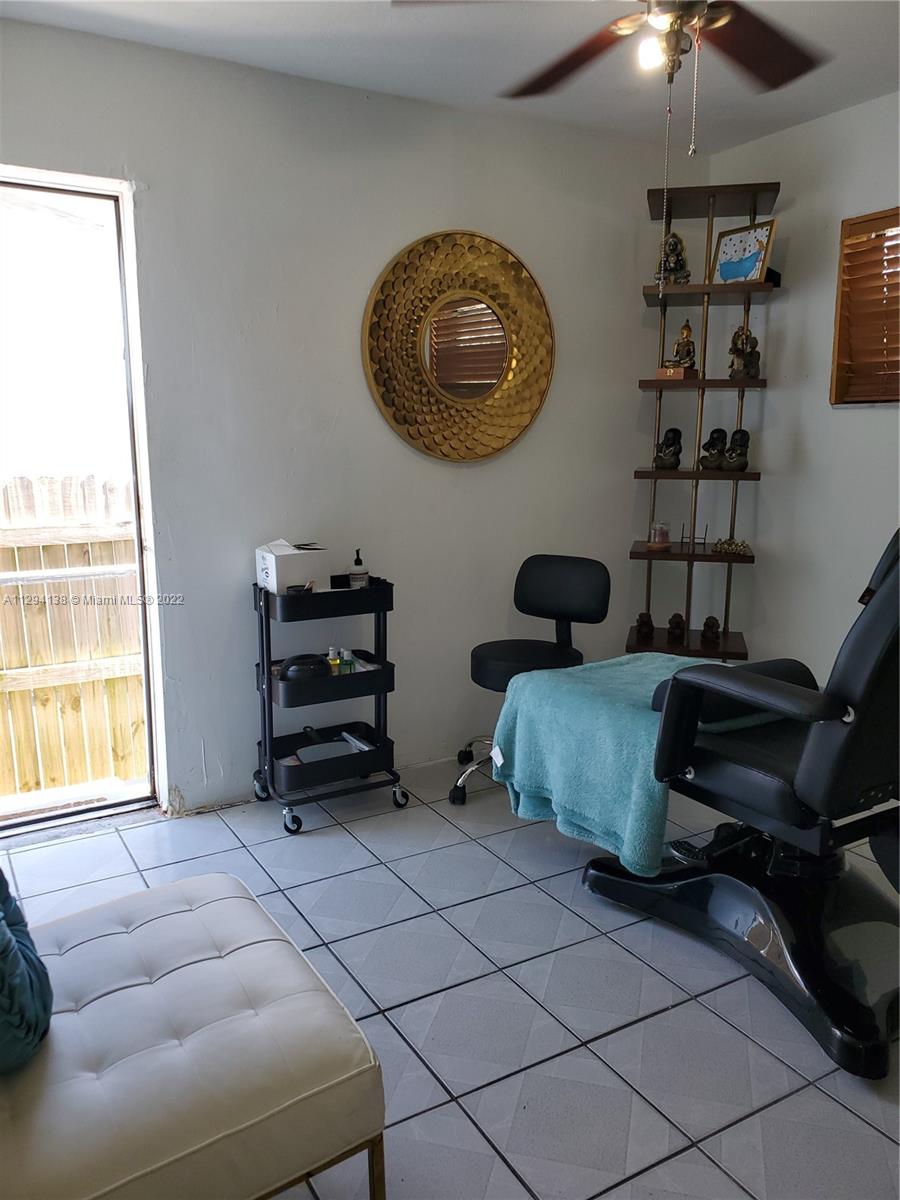 6TH ADDN TO HIALEAH - Residential