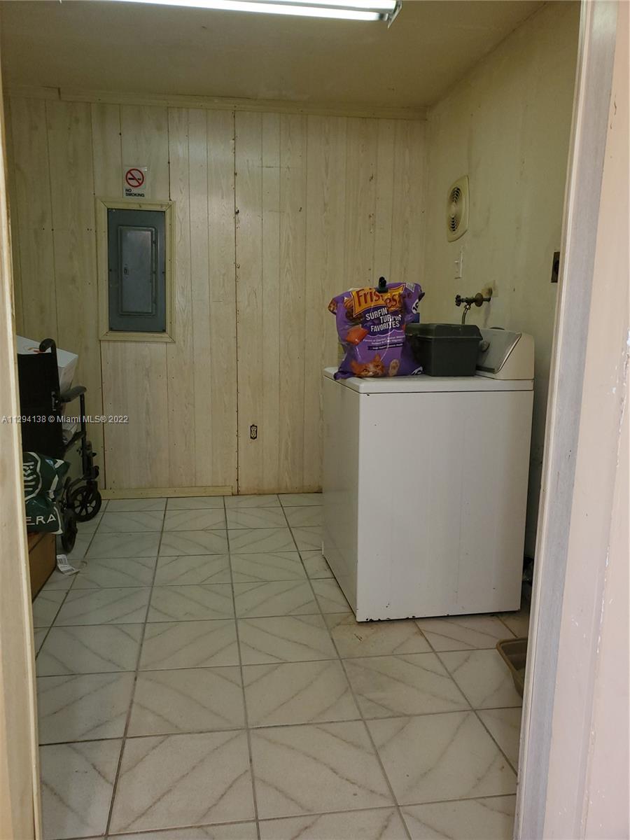 6TH ADDN TO HIALEAH - Residential