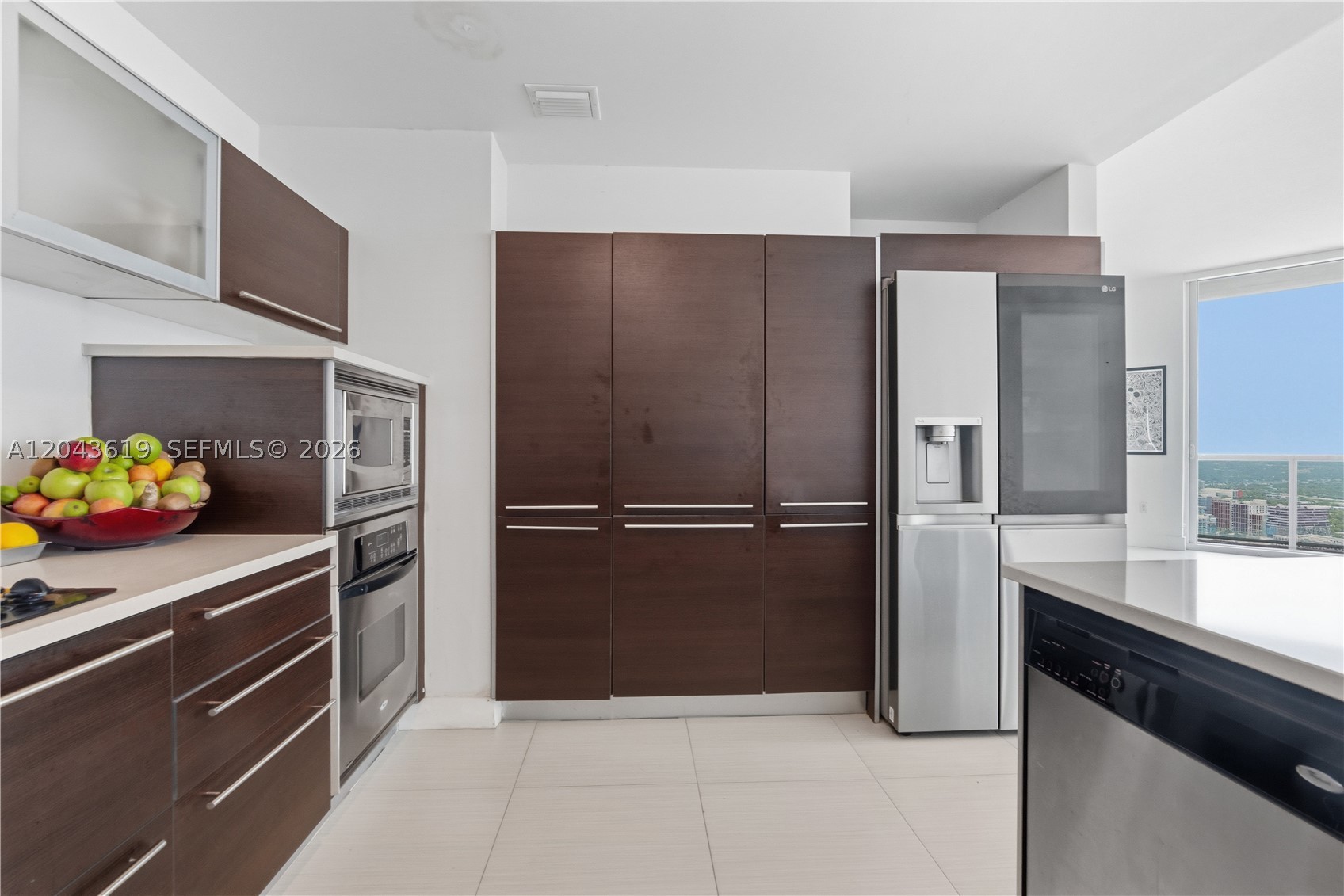 QUANTUM ON THE BAY CONDO - Residential