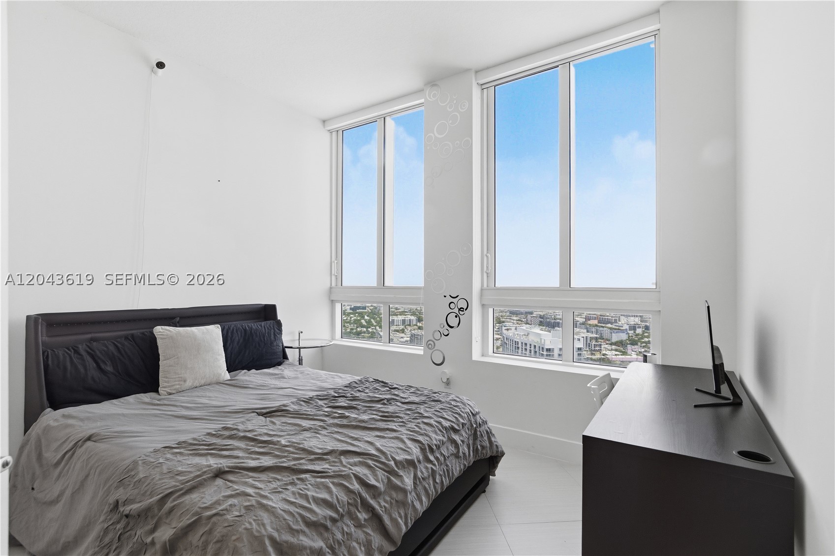 QUANTUM ON THE BAY CONDO - Residential