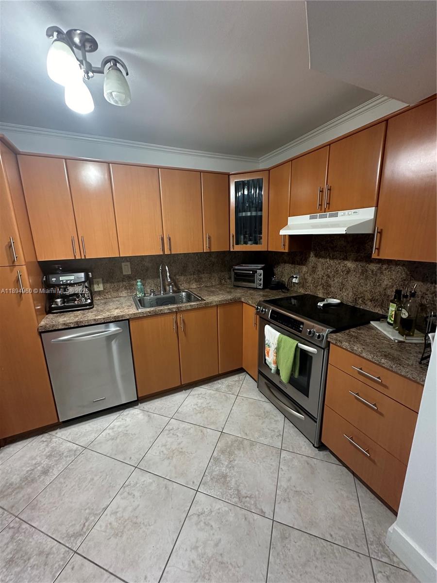 ARLEN HOUSE EAST CONDO - Residential
