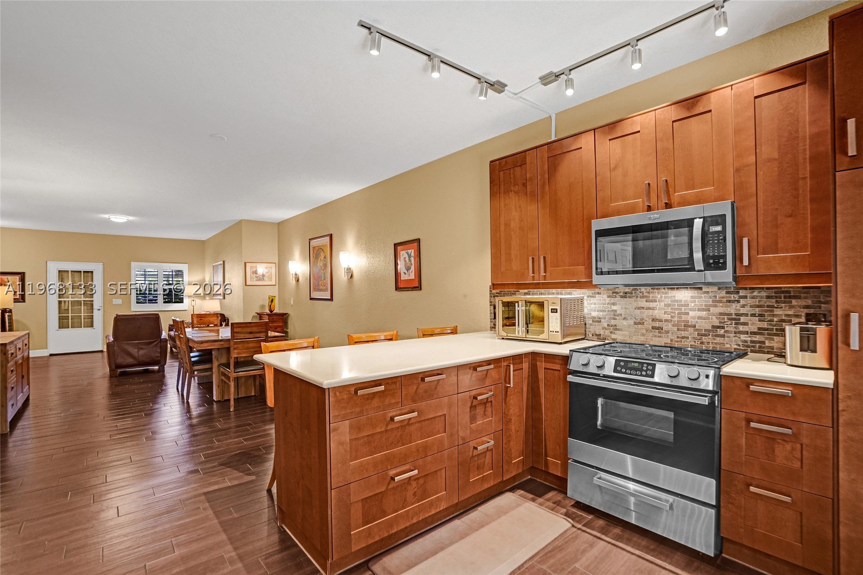 WASHINGTON PALMS CONDO - Residential