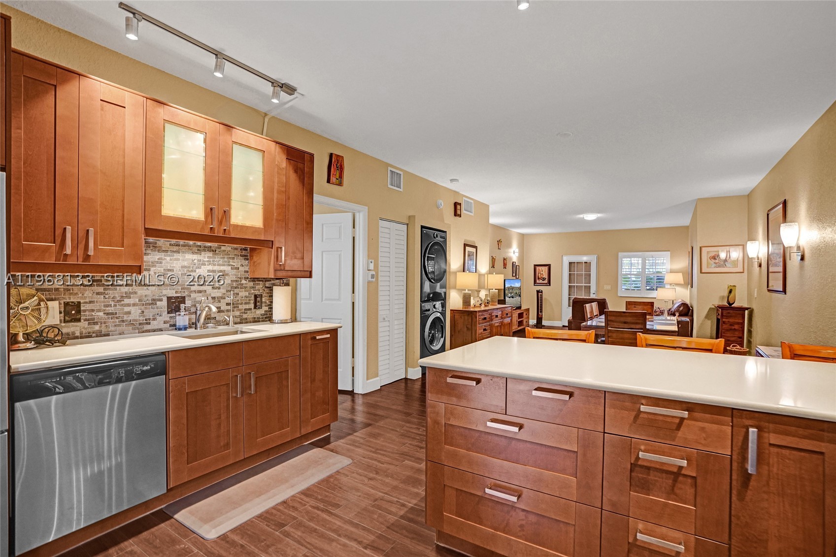 WASHINGTON PALMS CONDO - Residential