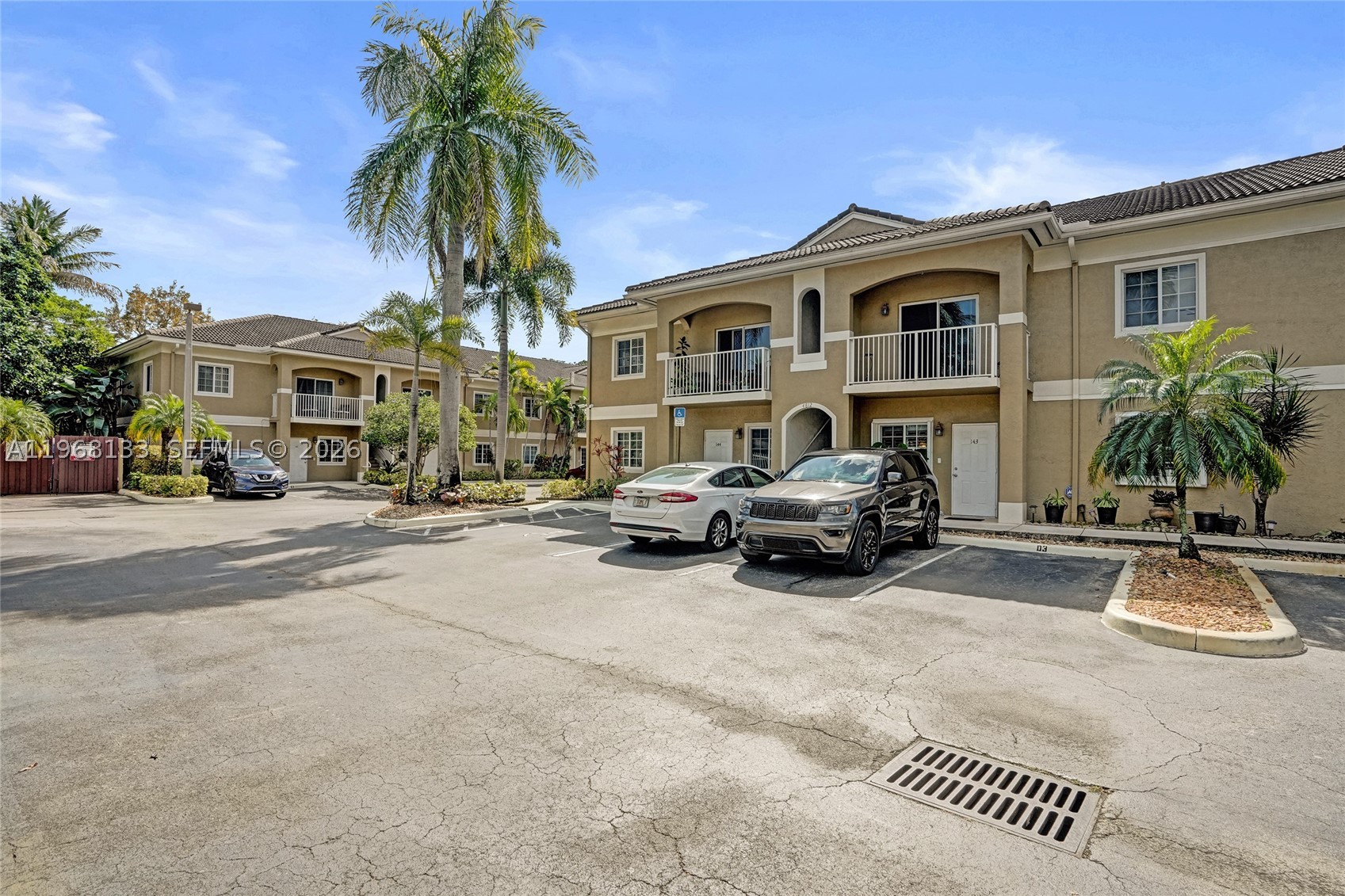WASHINGTON PALMS CONDO - Residential